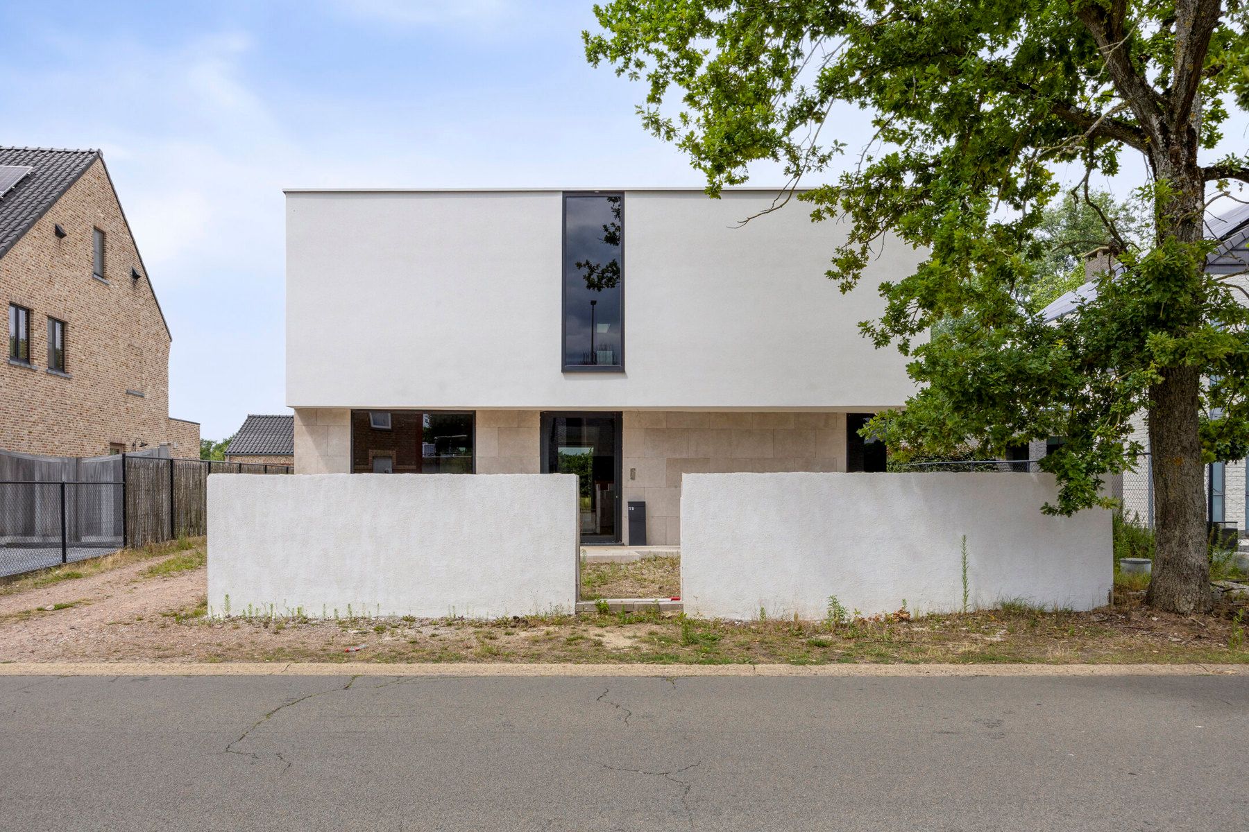 Moderne nieuwbouw villa met strak design ZONDER BTW  – nog verder af te werken naar eigen smaak! foto 3