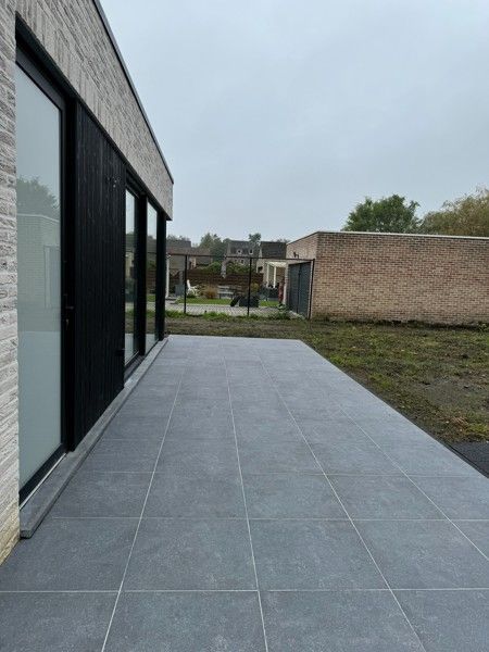 Exclusieve nieuwbouw villa met 3 slaapkamers op een perceel van 9 a en 64 ca. foto 26