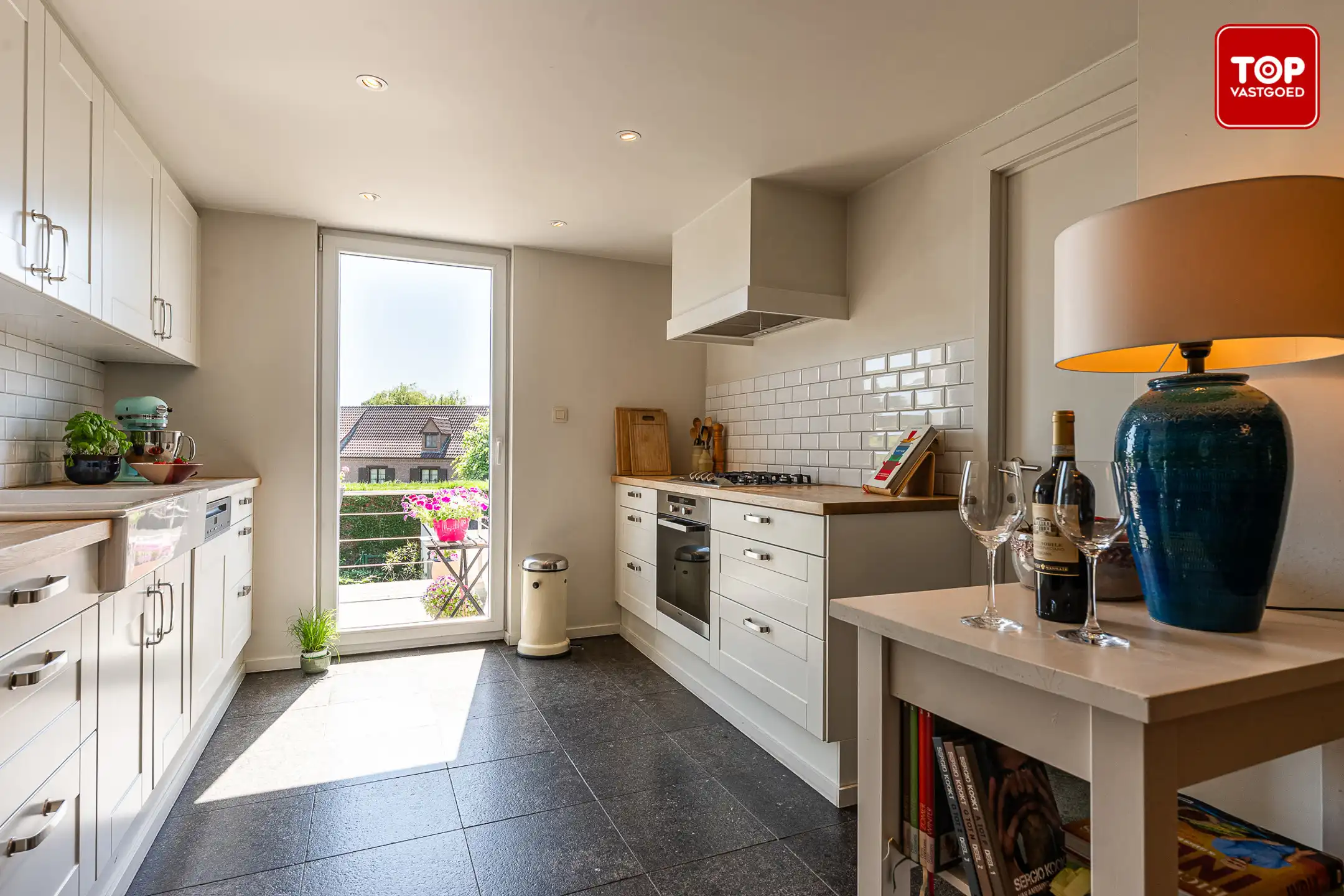 Instapklare combinatie van handelsgelijkvloers en bel-etagewoning op een uiterst gunstige locatie. foto 24