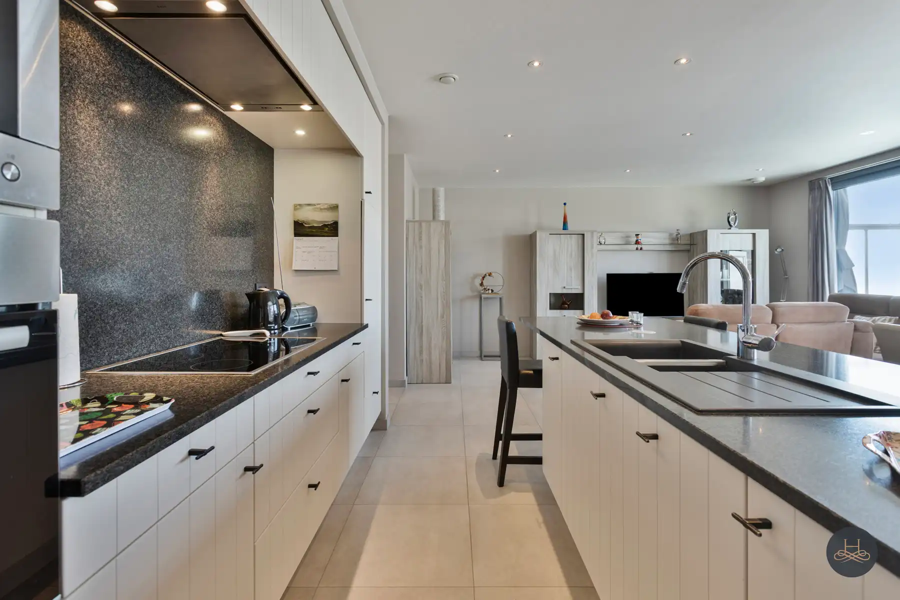 Lichtrijk appartement met groot terras foto 12