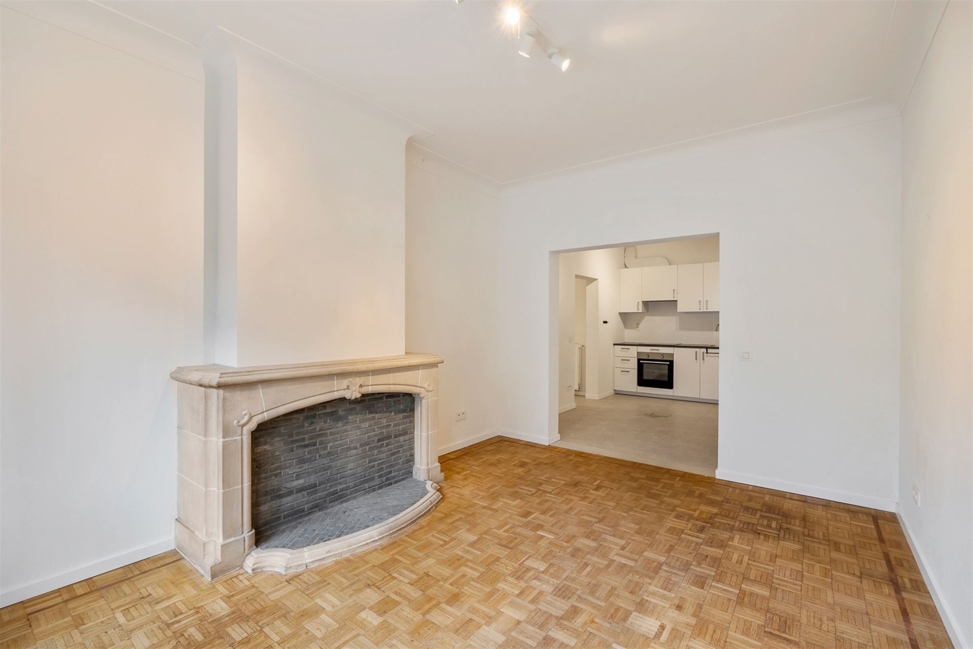 Karaktervol gelijkvloers appartement in de Tentoonstellingswijk  foto 3