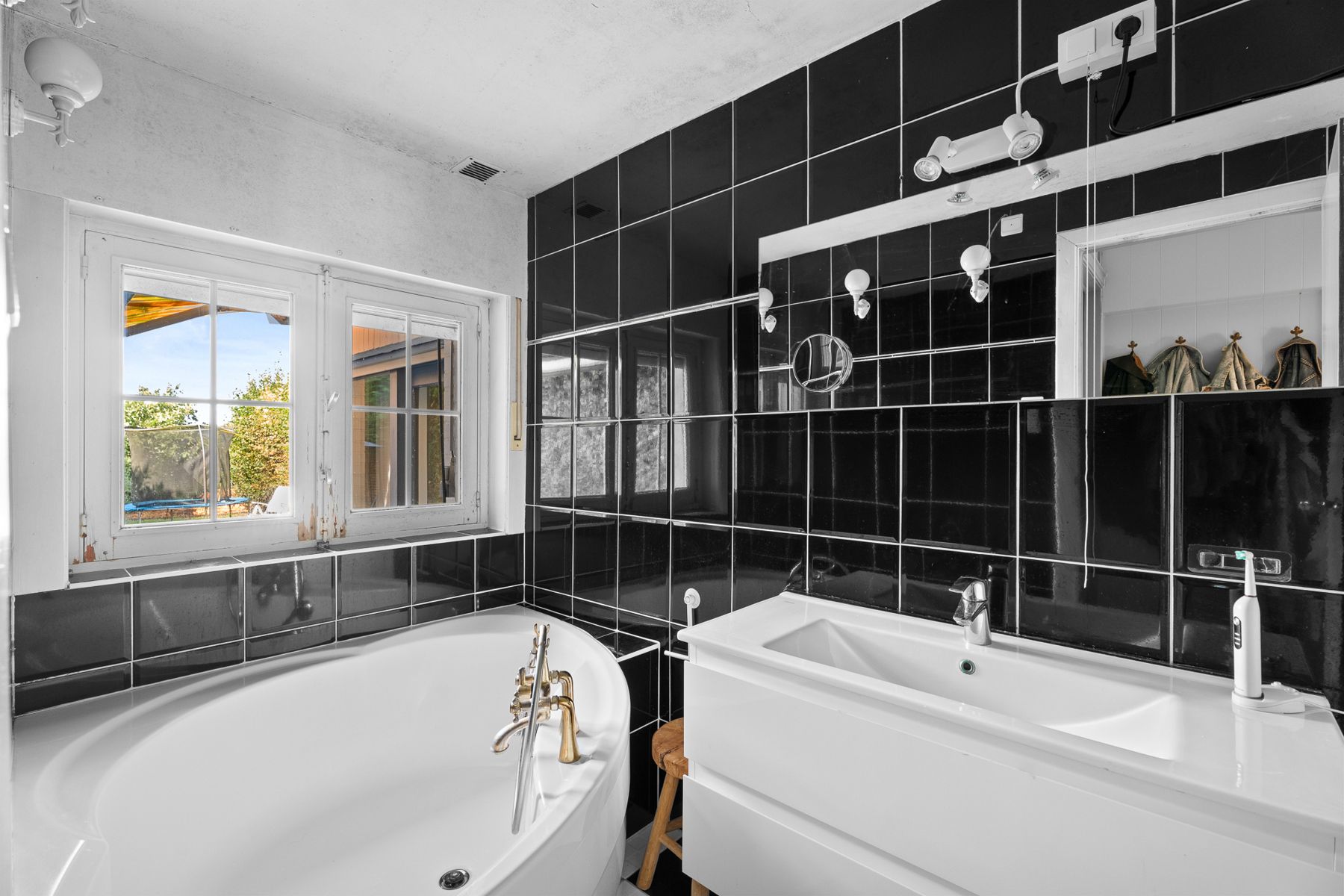 Authentieke charme in rustige straat te Ronse foto 15