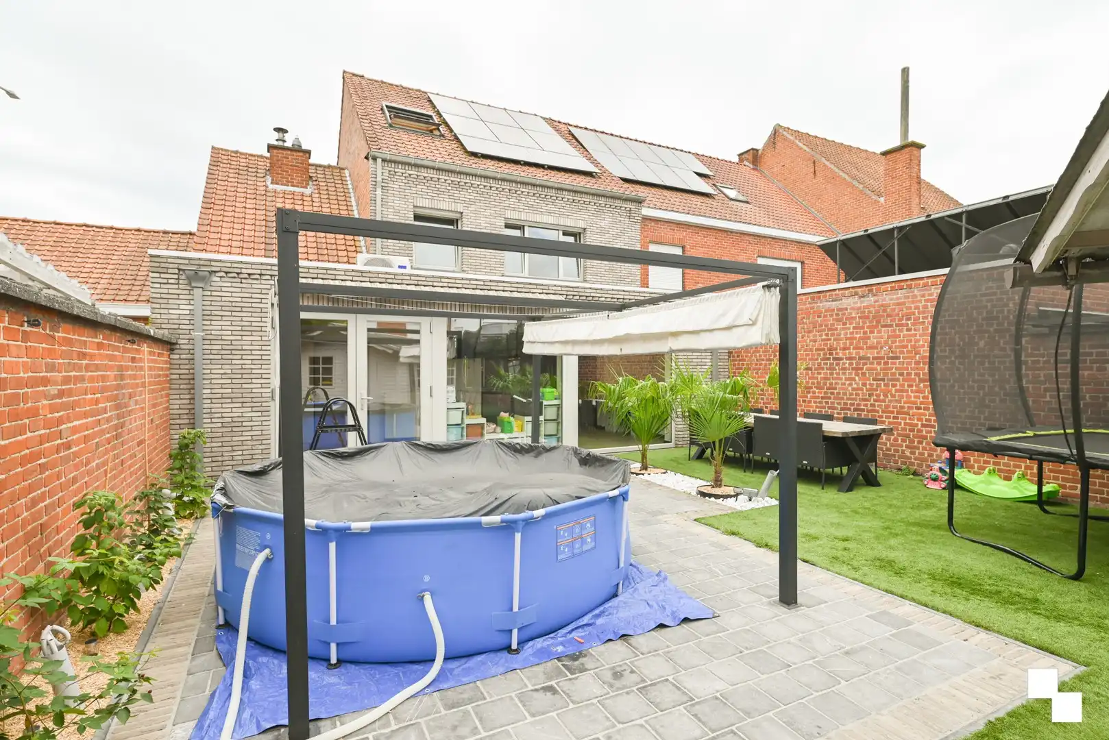 Energiezuinige, gerenoveerde gezinswoning met inpandige garage foto 41