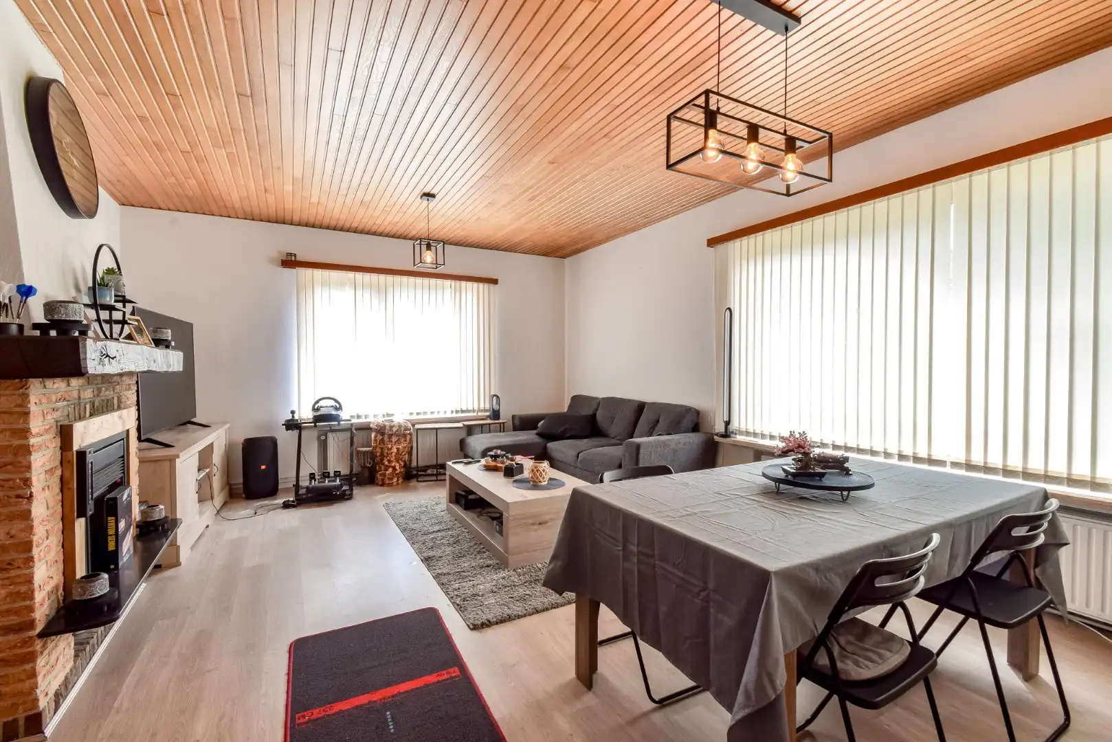 Ruime gezinswoning met grote tuin en 4 slaapkamers in  rustige woonwijk te Gistel foto 3