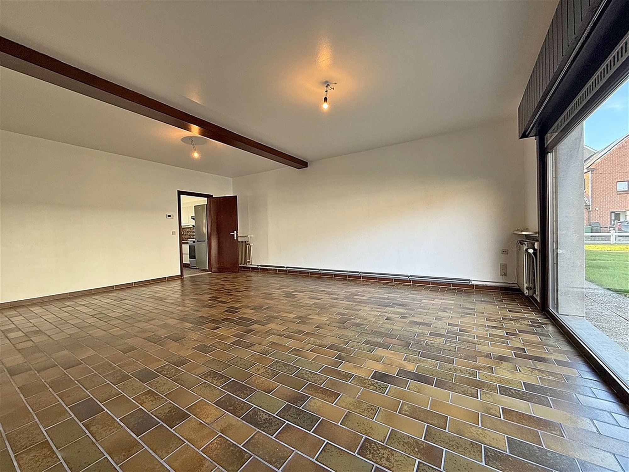 DORPSWONING met 3 slaapkamers, garage & tuin/terras  foto 3