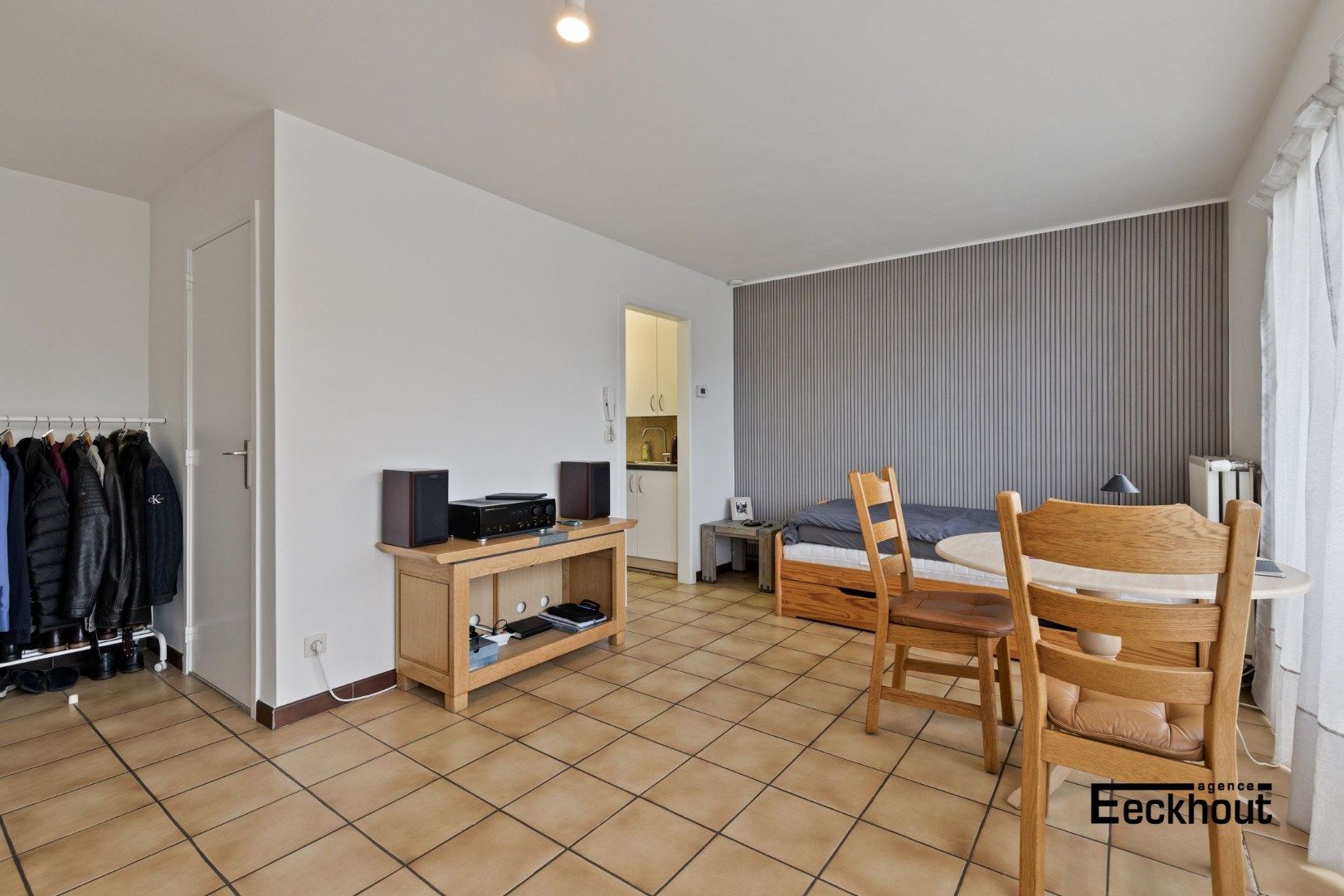 Verzorgde gelijkvloerse studio op wandelafstand van het strand foto 3