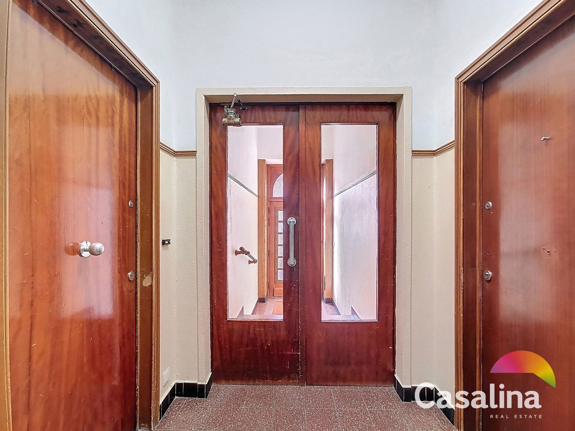 Modern gerenoveerd appartement op steenworp van Dumontplein. foto 5