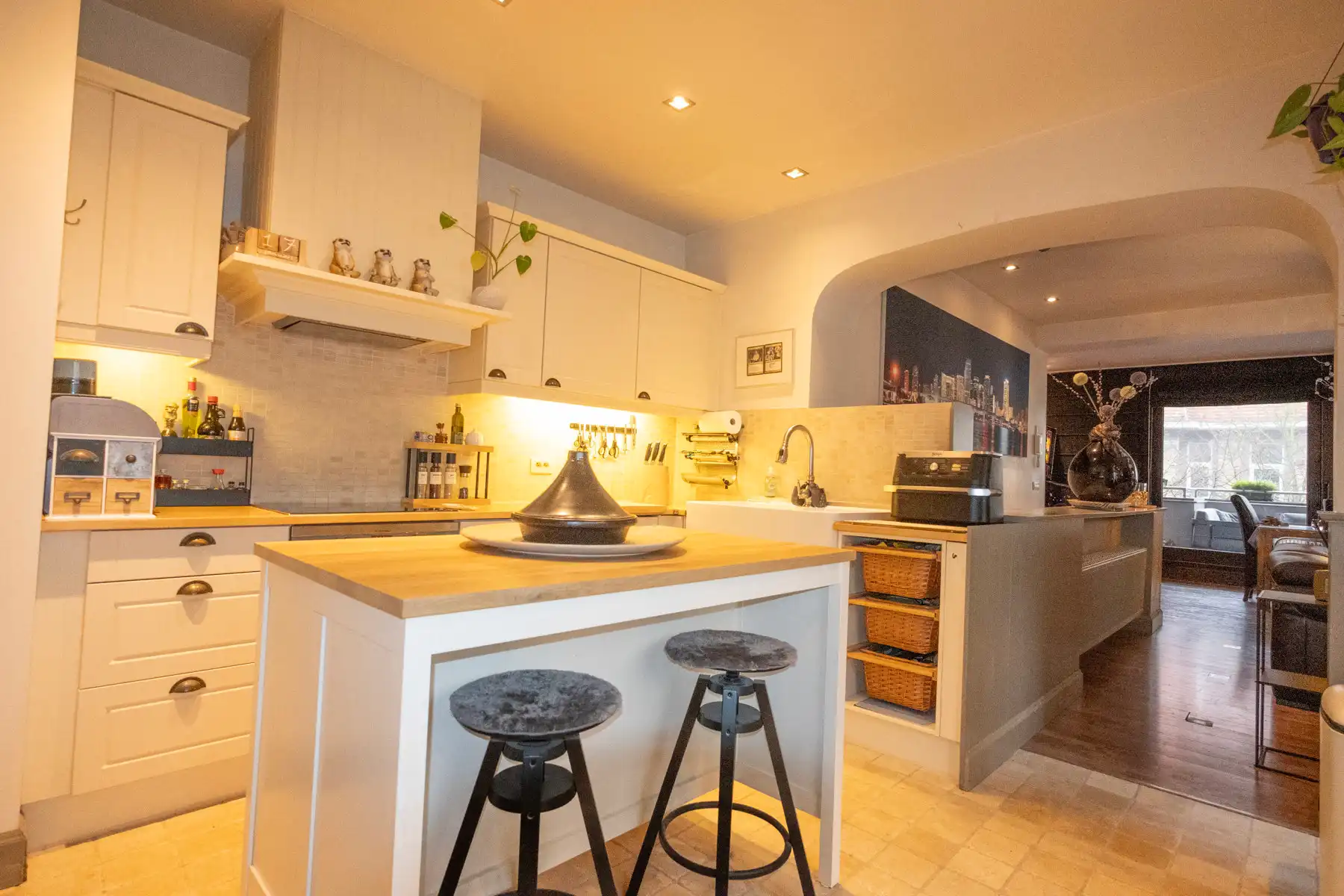 Duplex-appartement met 2 kamers en terrassen in Oostende. foto {{pictureIndex}}