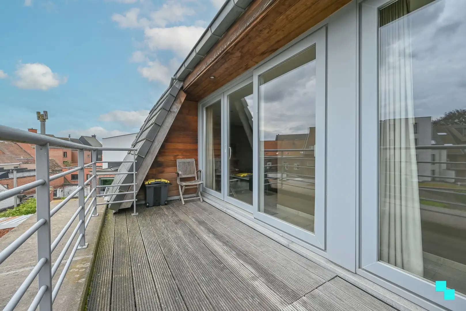 Riant dakappartement in hartje Izegem met panoramisch zicht foto 15