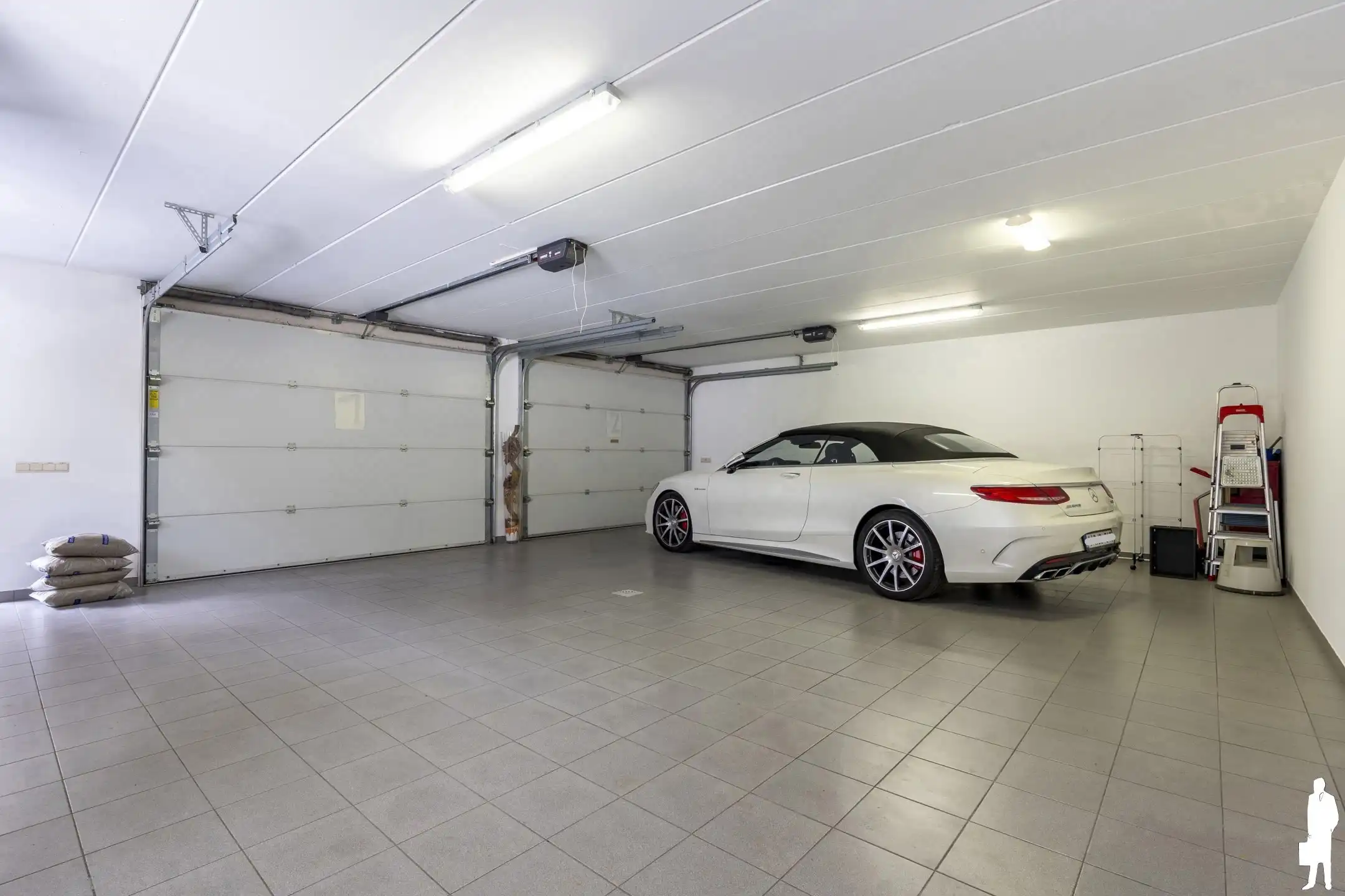 Riante villa (maar liefst 454m² woonopp.) vlakbij Nederland foto 22