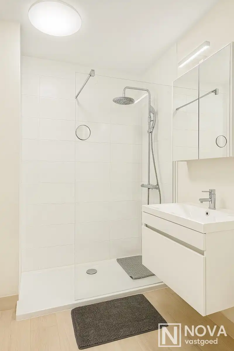 Uitstekend gelegen appartement met 2 slaapkamers op de Kaai. foto 10