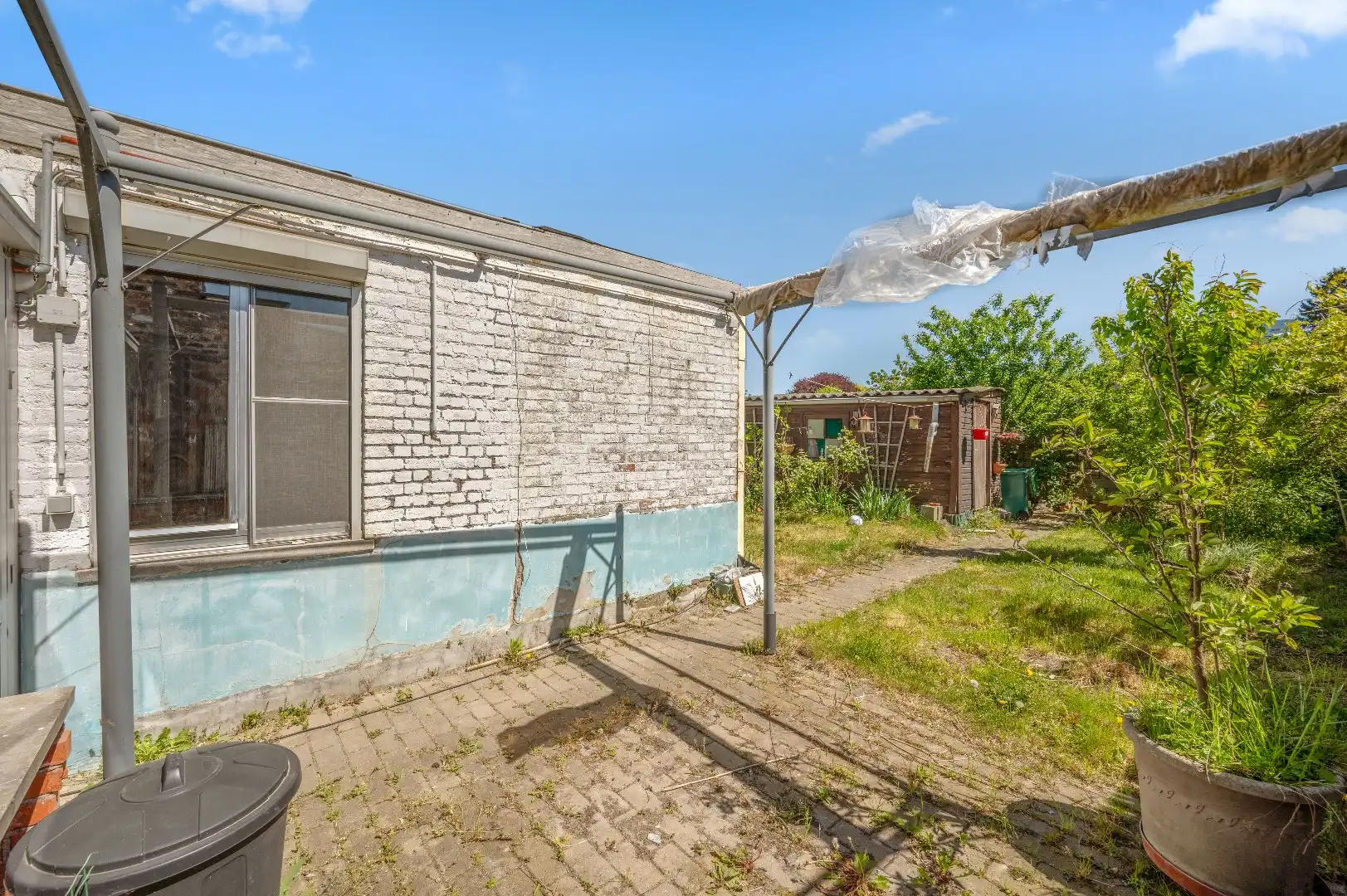 Op te frissen rijwoning op een goede locatie te Tienen foto 2