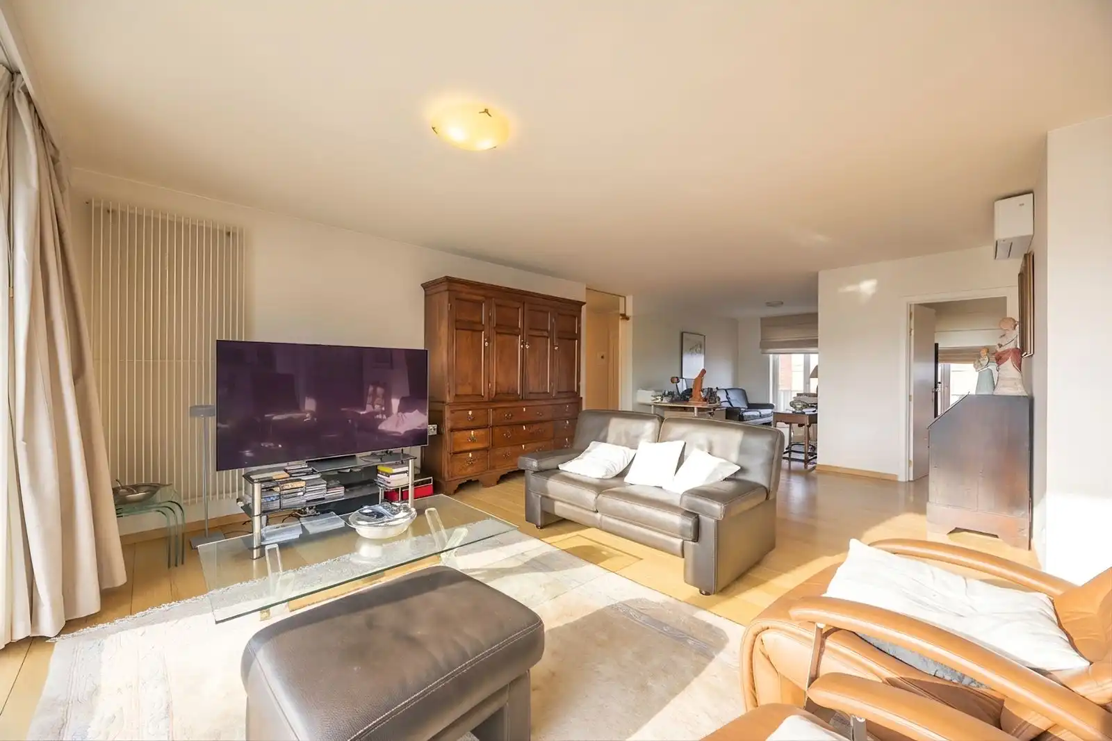 Uniek en royaal appartement met 2 slpk én zonnig leefterras dichtbij zee. foto 3