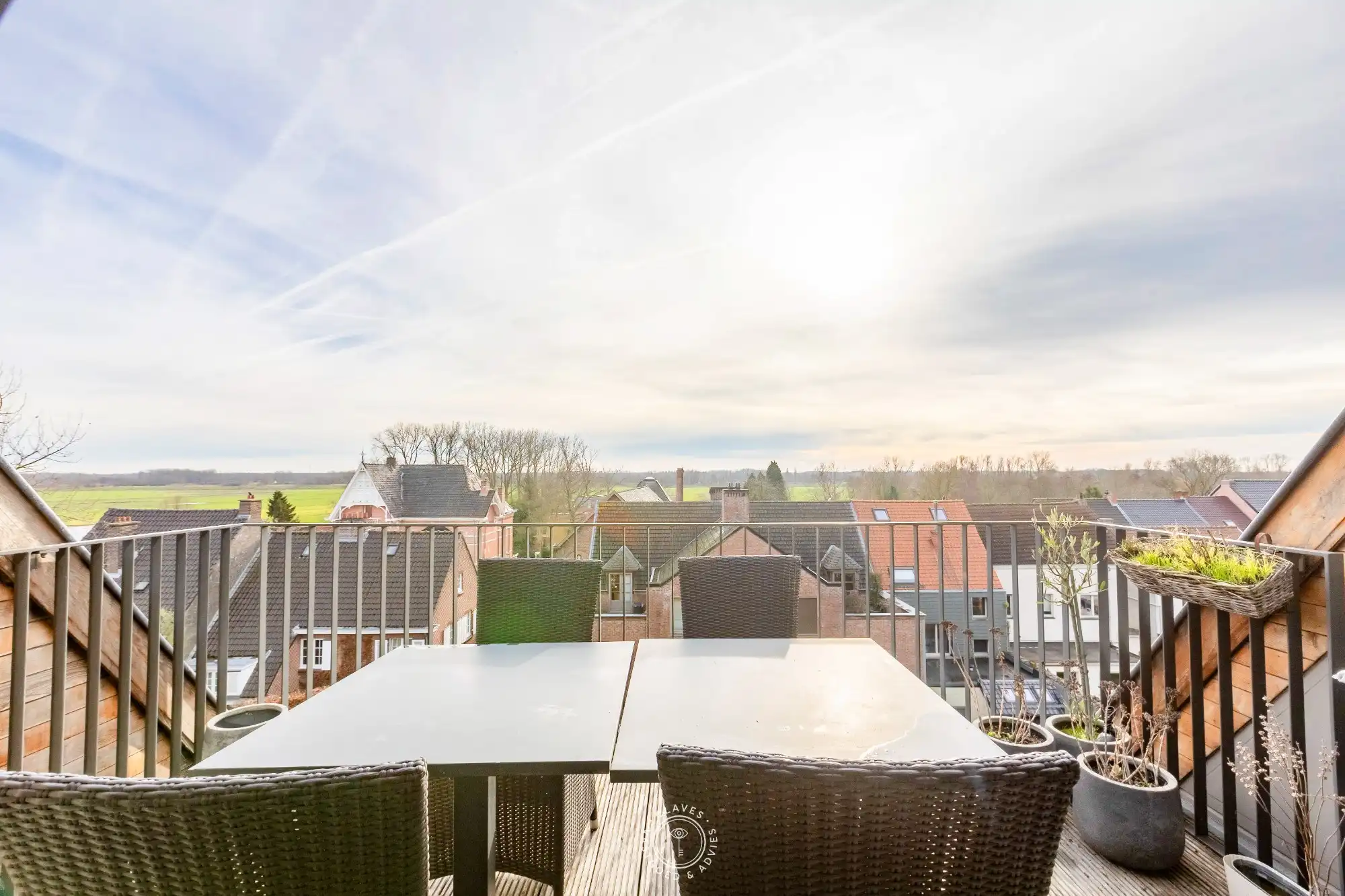 Ruim 219 m² en stijlvol duplex appartement met zonovergoten terrassen foto 10