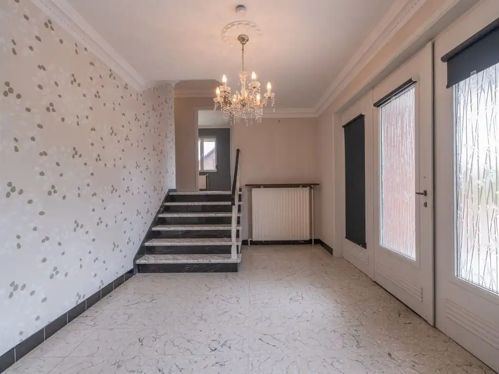 Goed onderhouden, op te frissen splitlevel woning foto 8