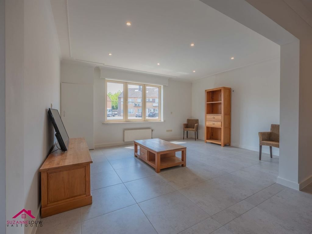 Gerenoveerde verrassend ruime vrijstaande woning foto 13