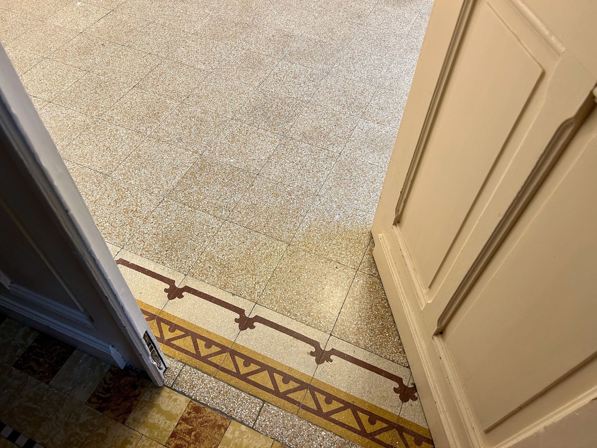 Ruime woning met buitenruimte vlakbij het centrum. foto 3