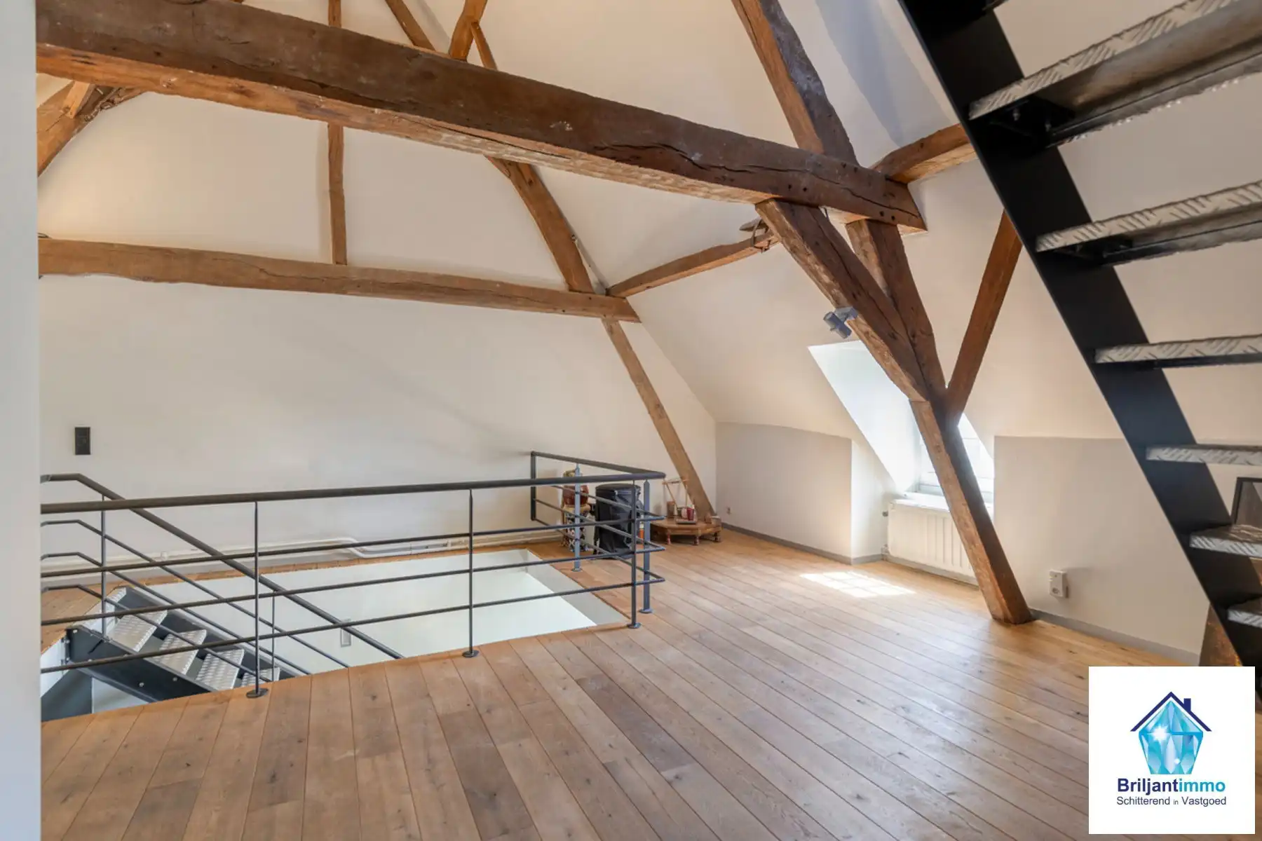 Uiterst charmante en gerenoveerde hoeve met gezellige tuin foto 17