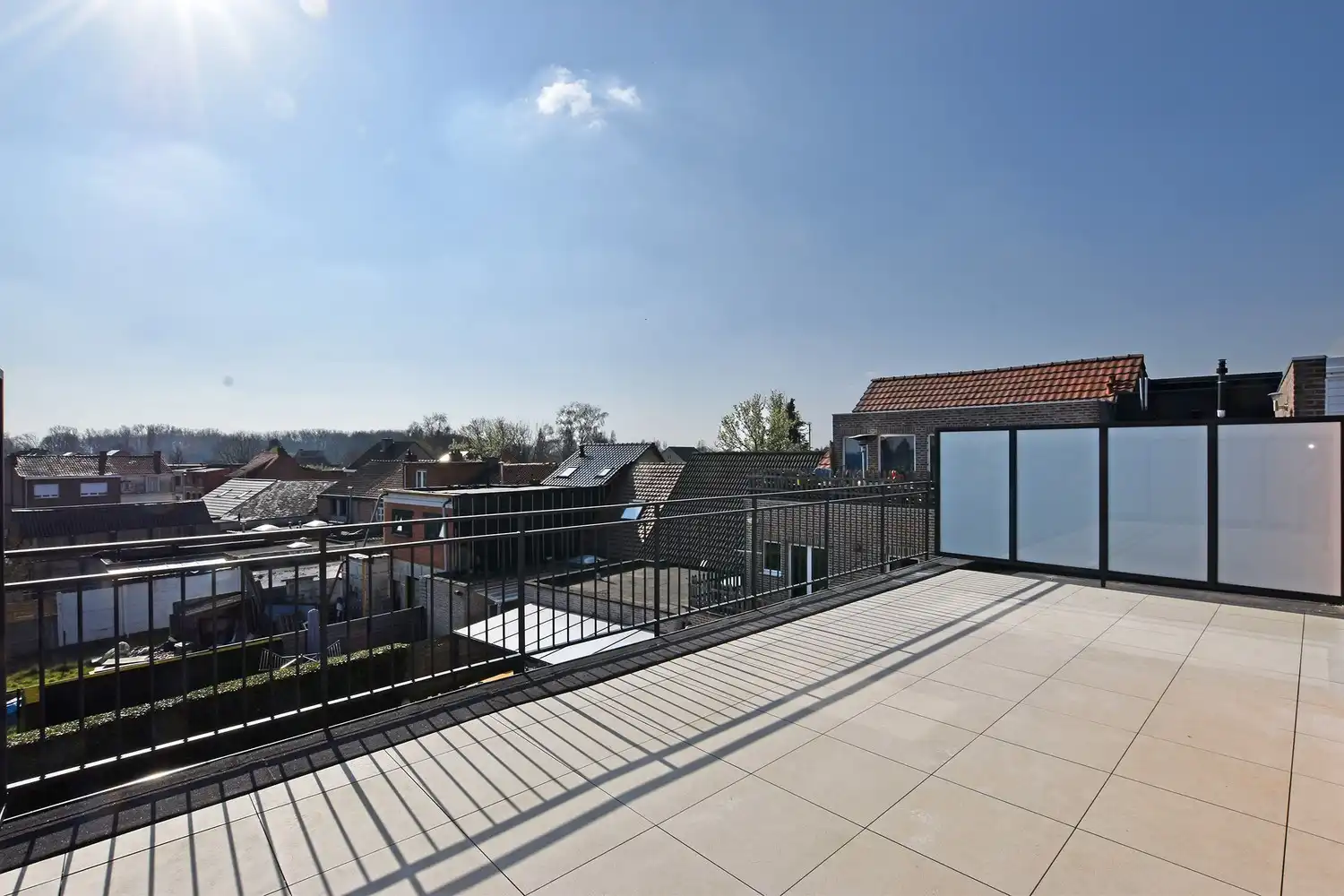 Nieuwbouwappartement met één slaapkamer en een ruim Z-terras te Broechem! foto 12