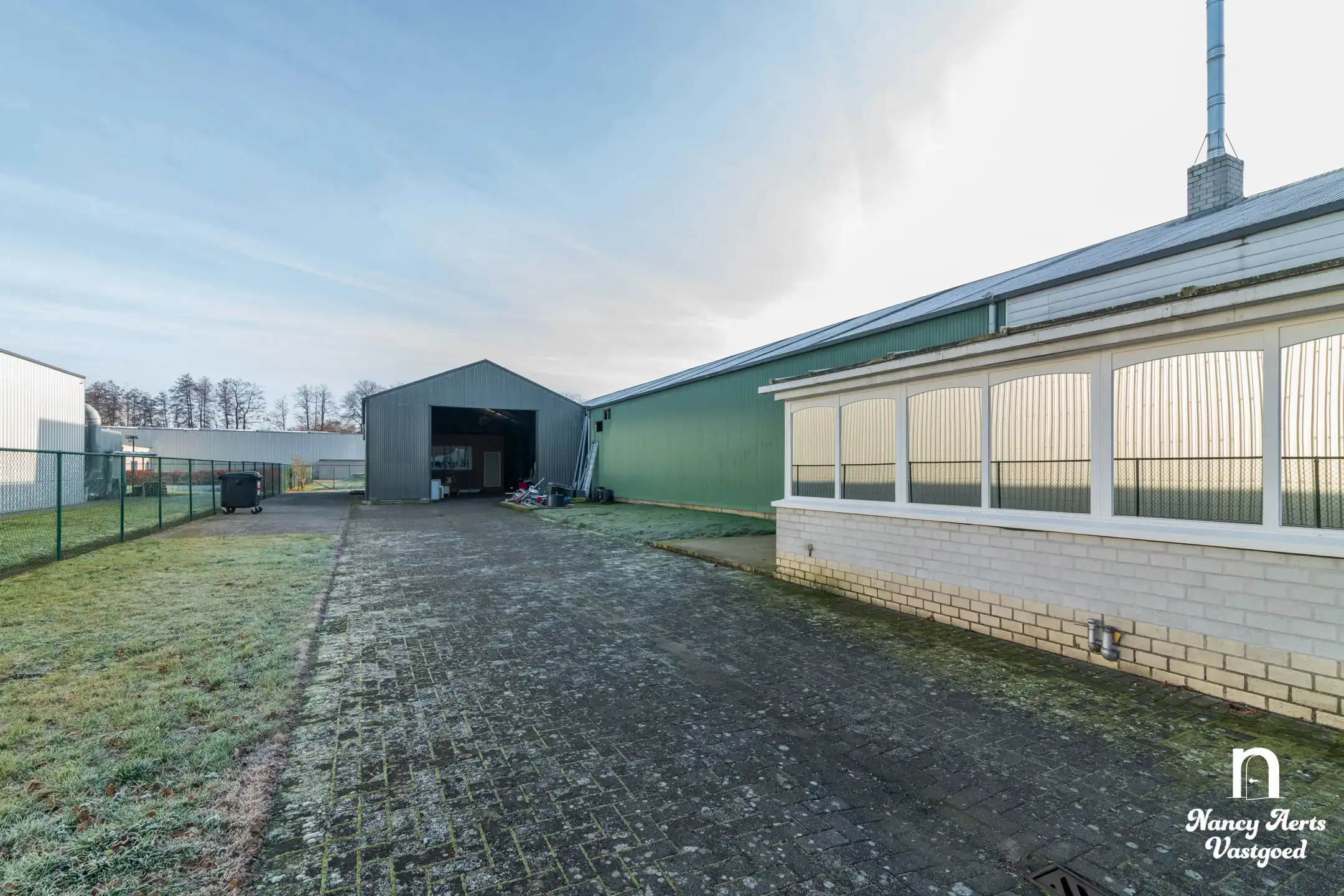 Loods van 550 m² met kantoor en woning met 4 slaapkamers foto 42