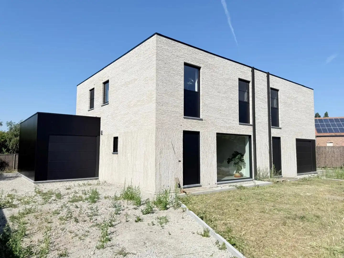 Instapklare nieuwbouwwoning in rustige recente woonwijk foto 5