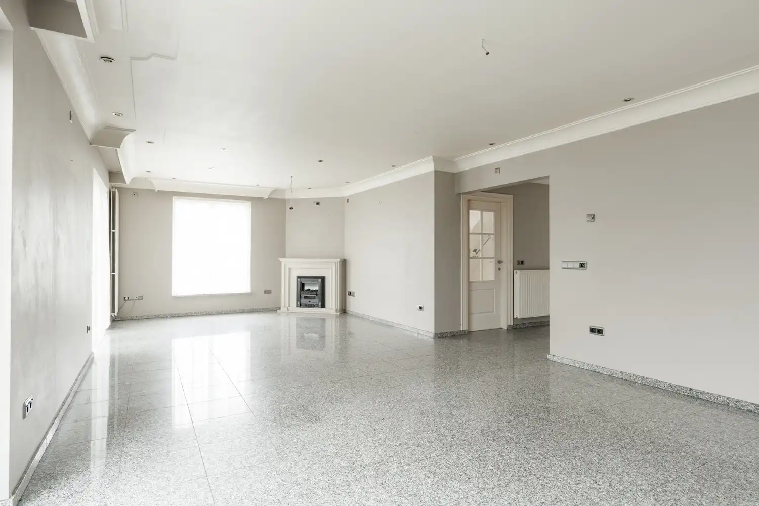 BEDRIJFSPAND MET CONCIERGEWONING foto 27