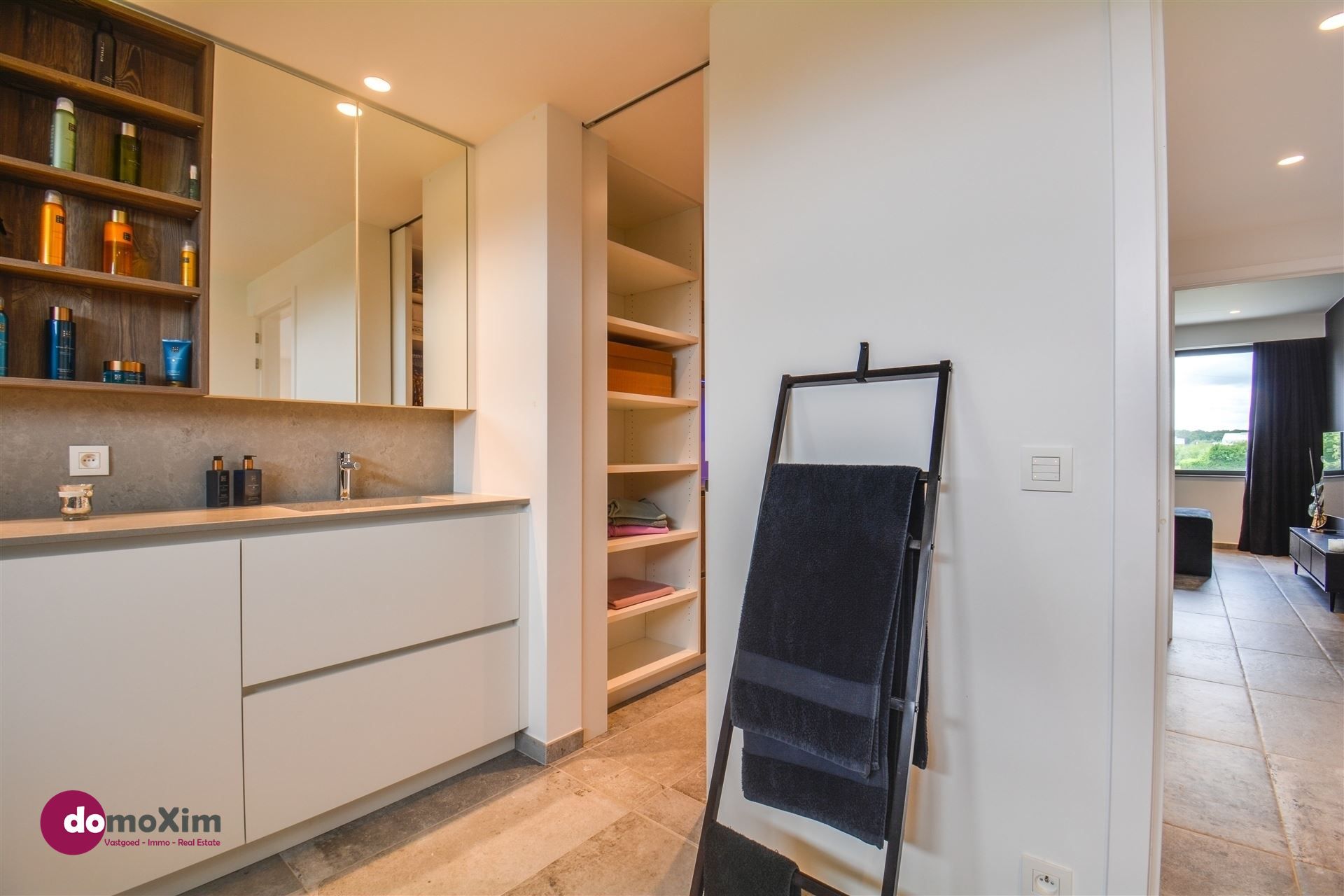 Prachtige halfopen energiezuinige woning met 3 slaapkamers foto 15