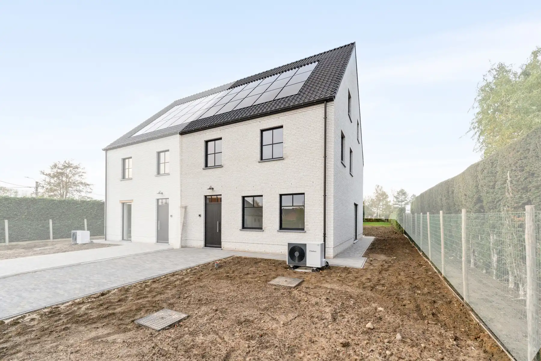 BEN-woning te Oordegem op 1120m2 met 4 slaapkamers foto {{pictureIndex}}