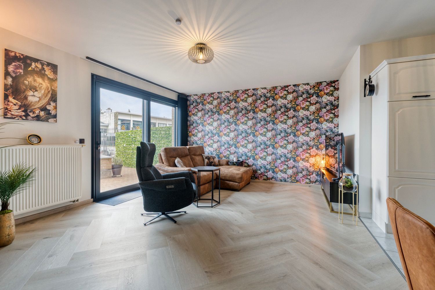 GELIJKVLOERS APPARTEMENT IN HET HART VAN HALEN, VOLLEDIG VERNIEUWD IN 2024! foto 5