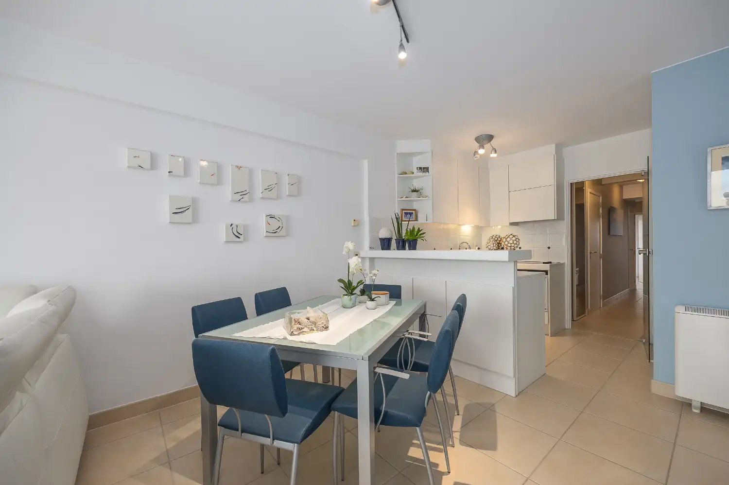 Luxe appartement op de zeedijk met panoramisch zeezicht en zuidgericht terras foto 12