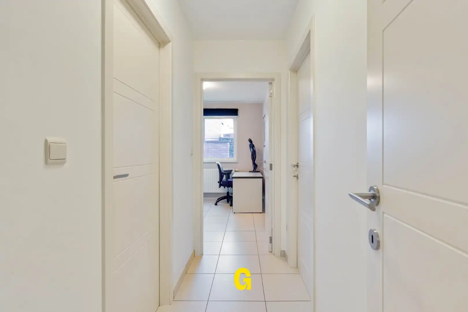 Netjes verzorgd en comfortabel ingericht gelijkvloers appartement met ruim terras, standplaats en kelderberging op wandelafstand van de markt foto 12