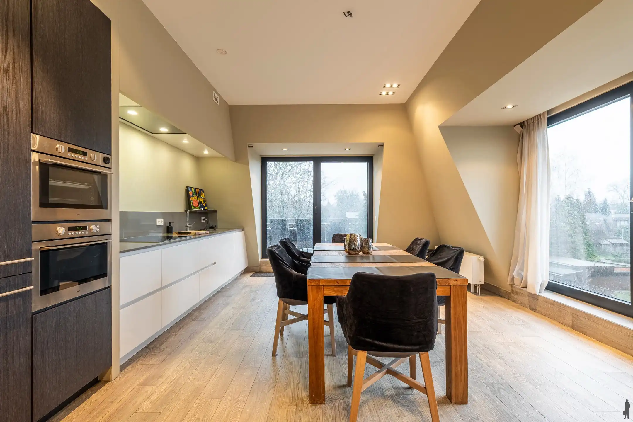 Stijlvol appartement op tweede verdieping met royaal terras foto 10