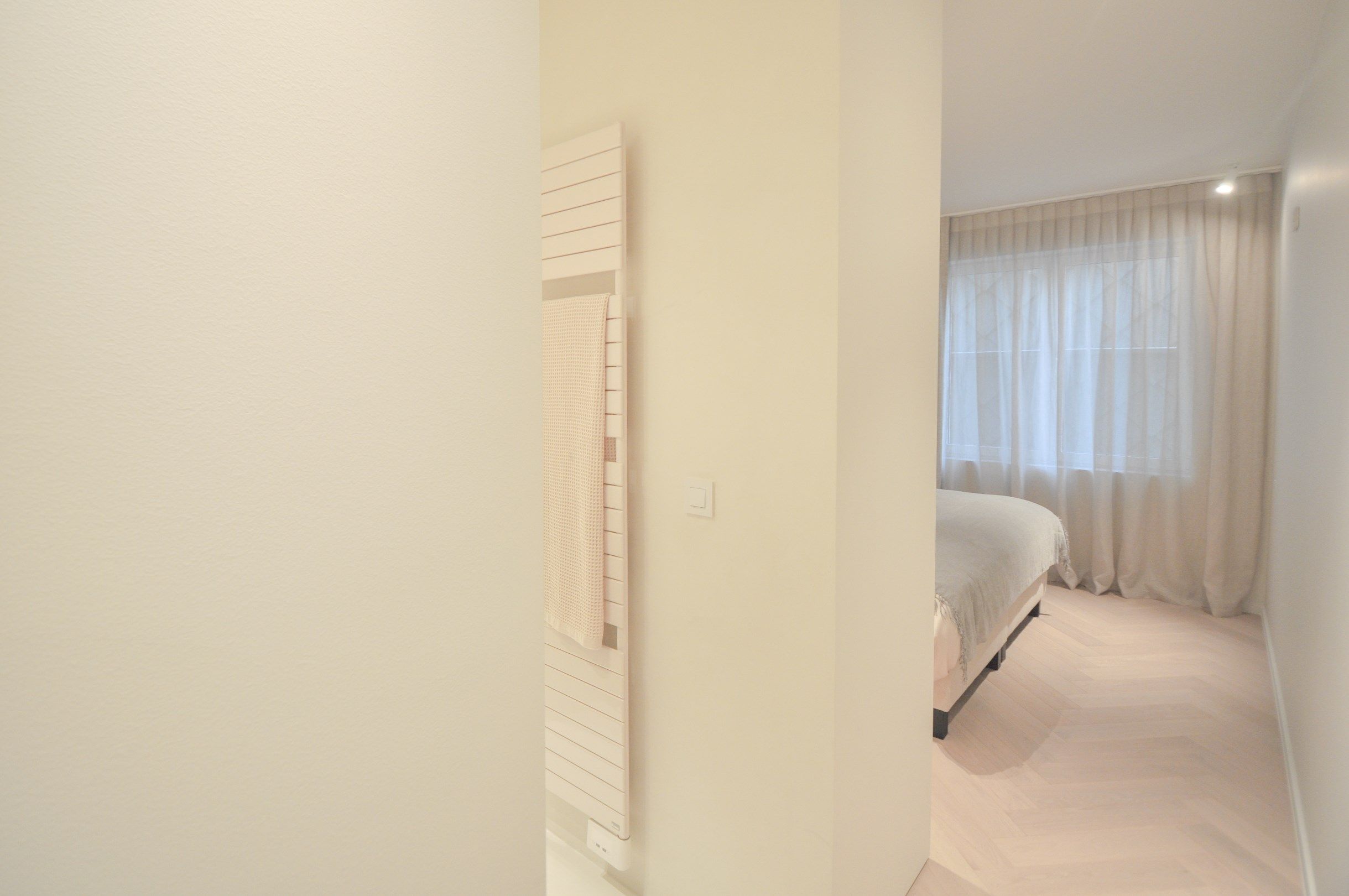 Uitzonderlijk, tijdloos volledig gerenoveerd appartement met een open zicht . foto 23