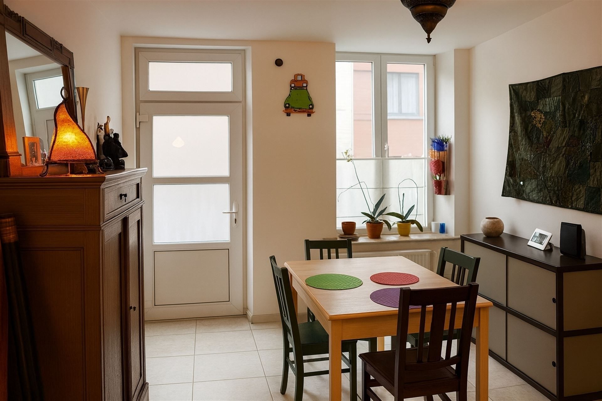 Instapklare stadswoning met 2 slpks en buitenruimte! foto 7