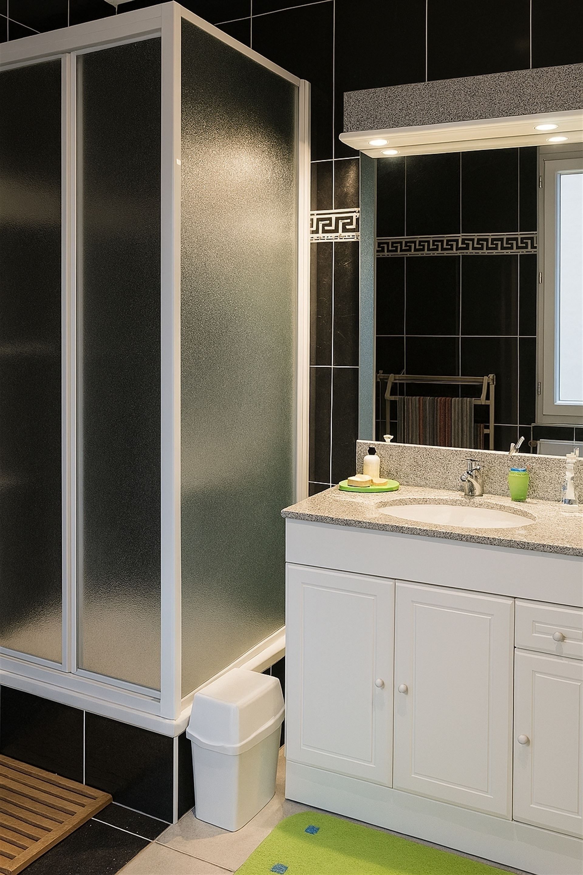 Instapklare stadswoning met 2 slpks en buitenruimte! foto 7