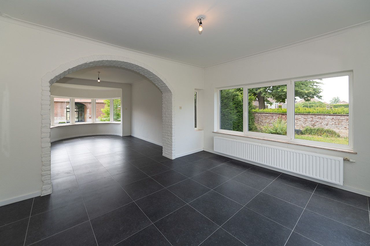Lichte, modern ingerichte villa foto 15