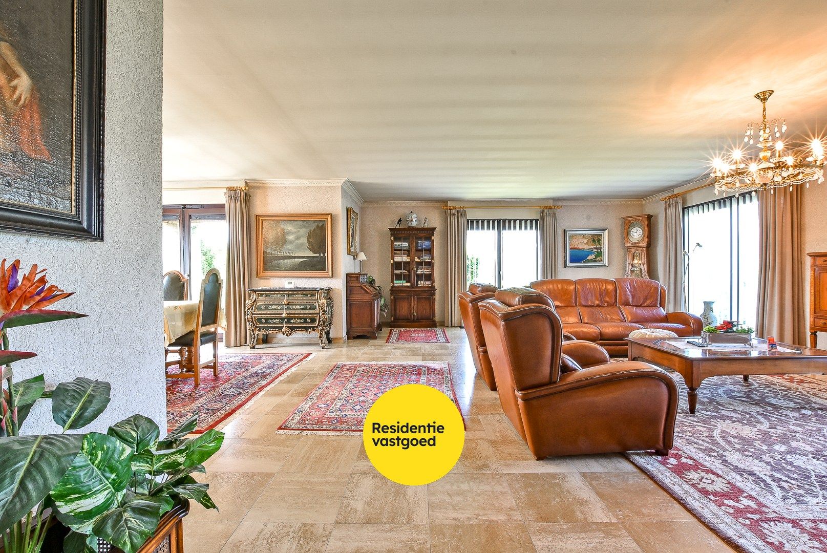 Ruime alleenstaande woning met grote tuin nabij centrum Diksmuide op 1681 m². foto 10