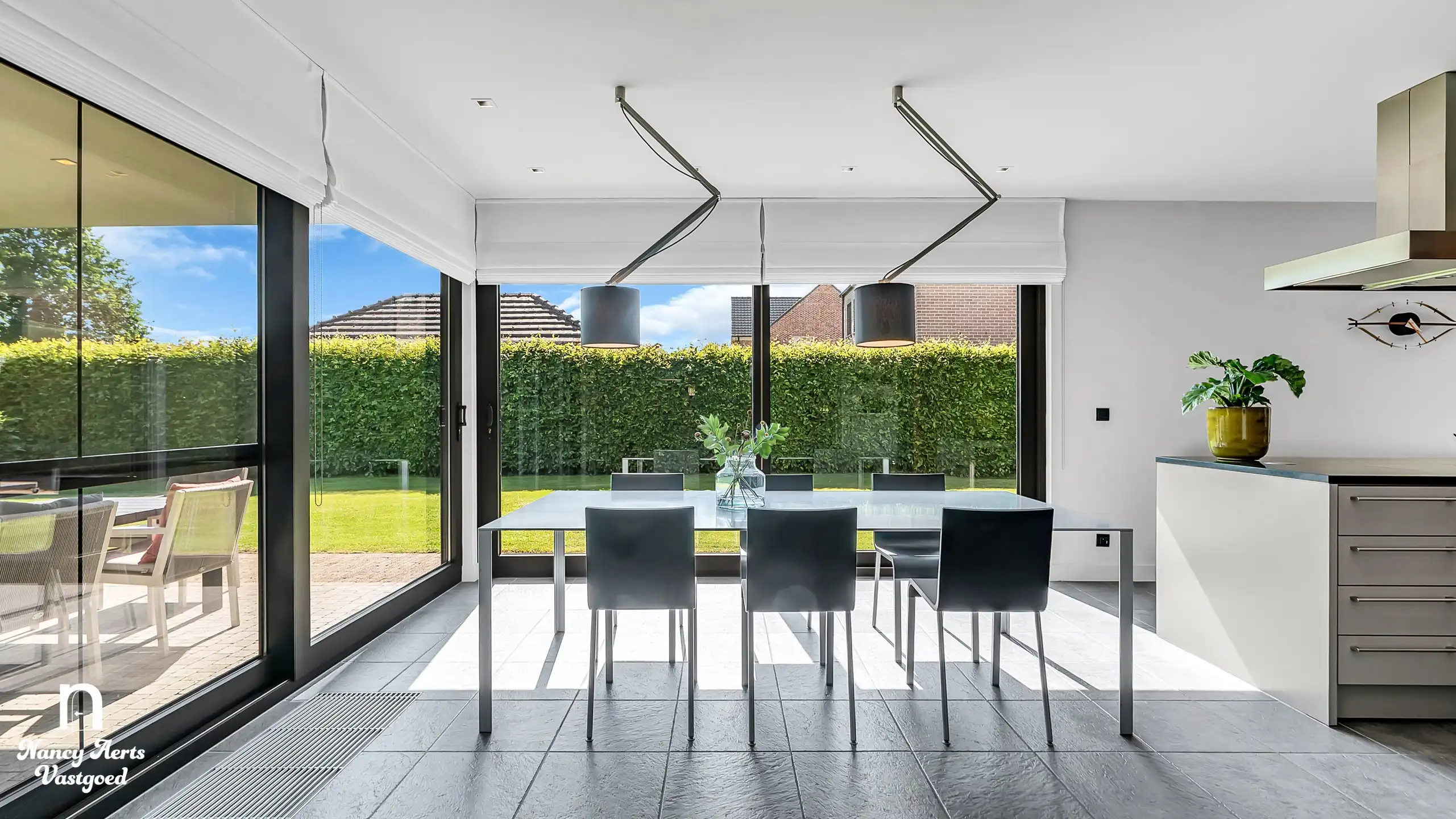 Luxe villa met karakter en hedendaags comfort in het groen foto 11