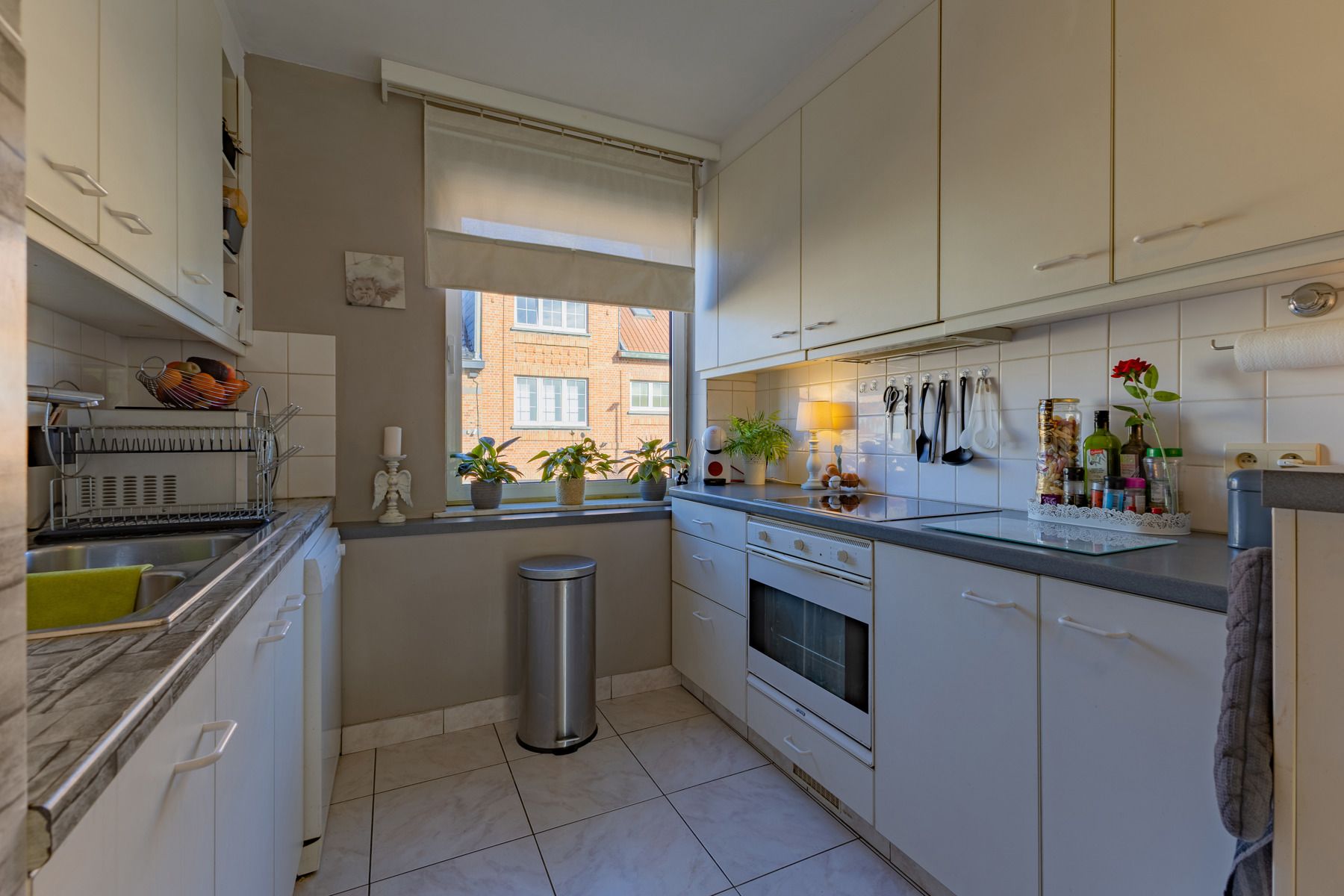 Zeer ruime eengezinswoning met 6 kamers, tuin en garage foto 6