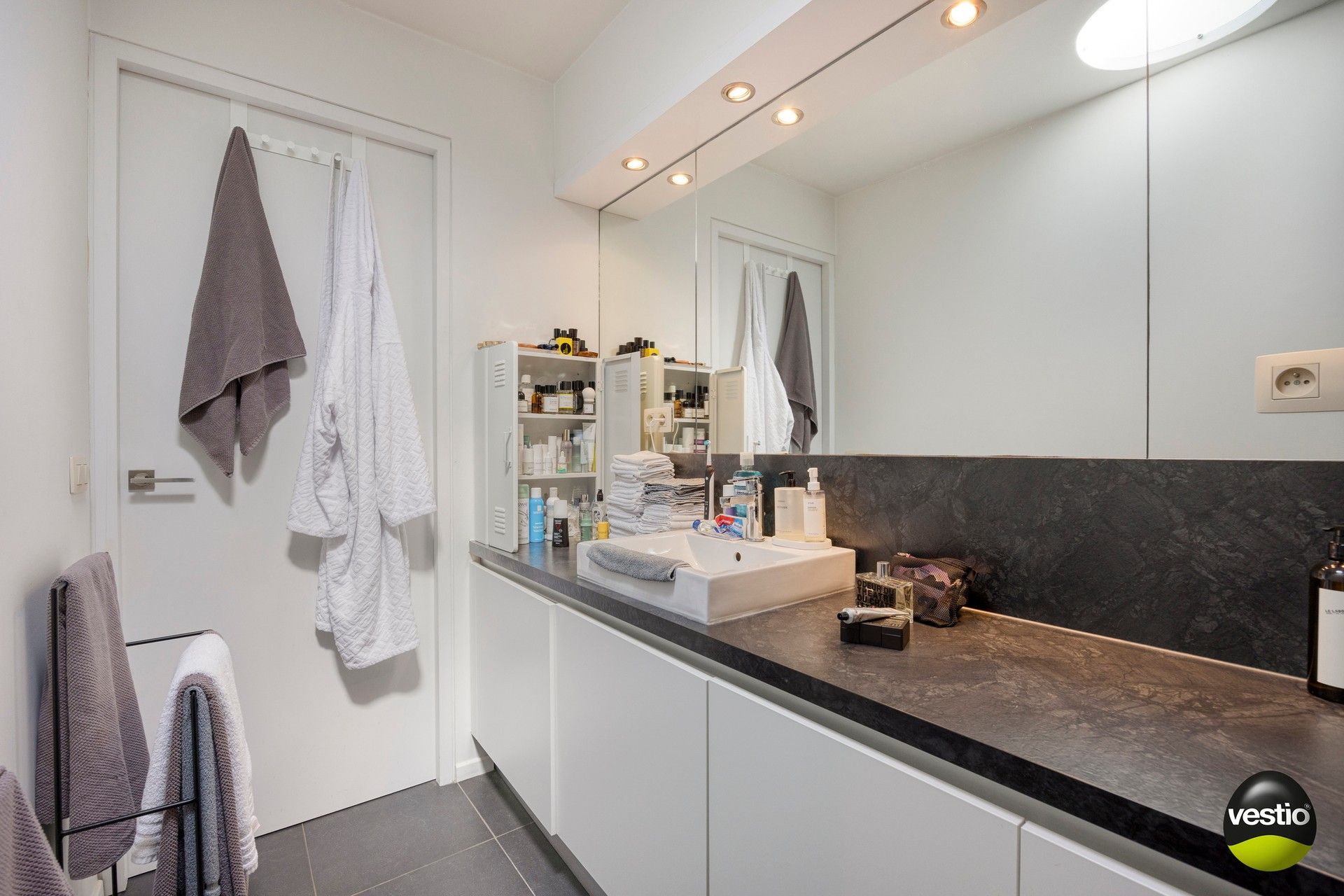 Instapklaar en stijlvol 1,5-slaapkamerappartement in de levendige Aldestraat – hartje Hasselt foto 13
