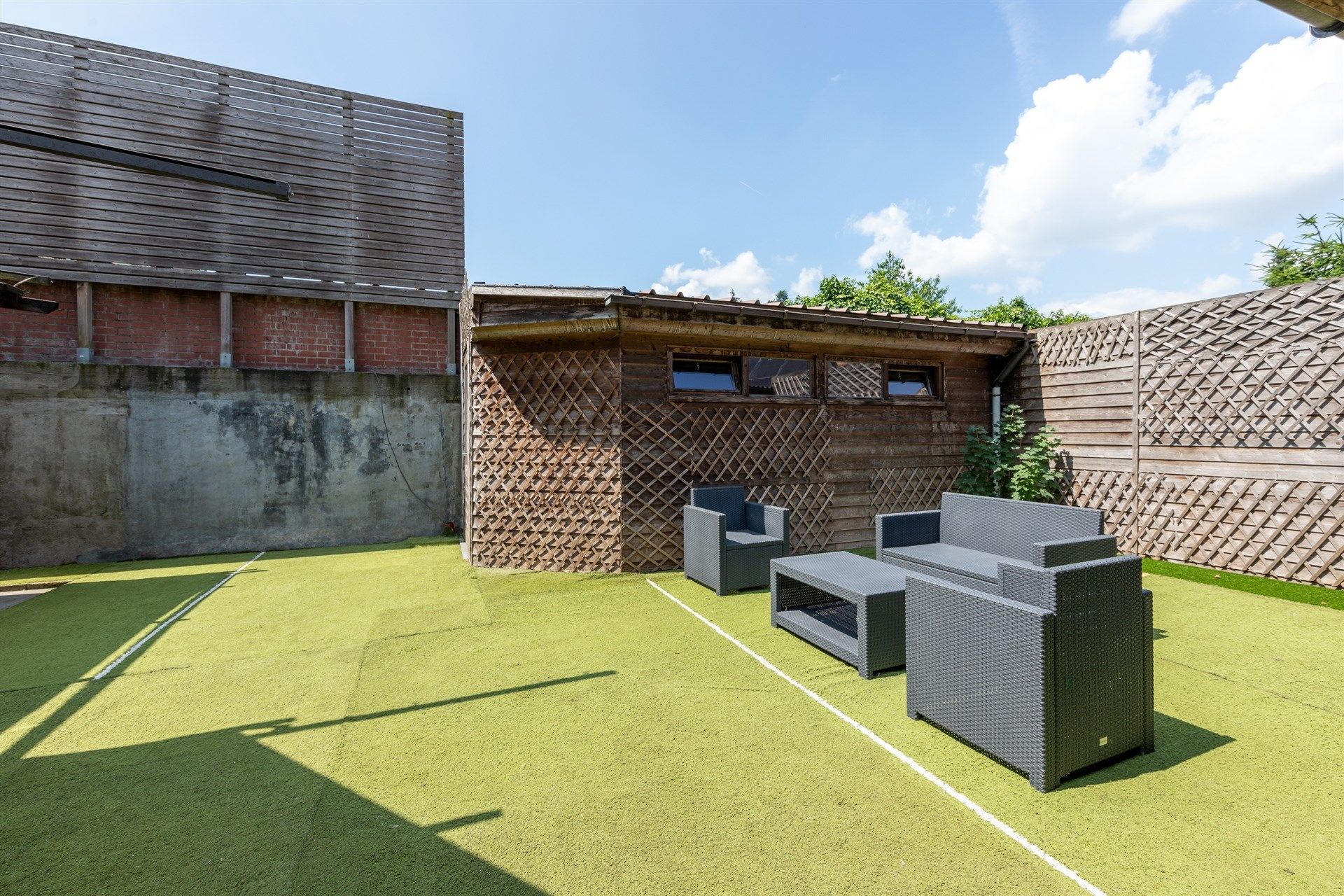 Ruime woning met 5(!) slaapkamers, dakterras en tuin foto 3