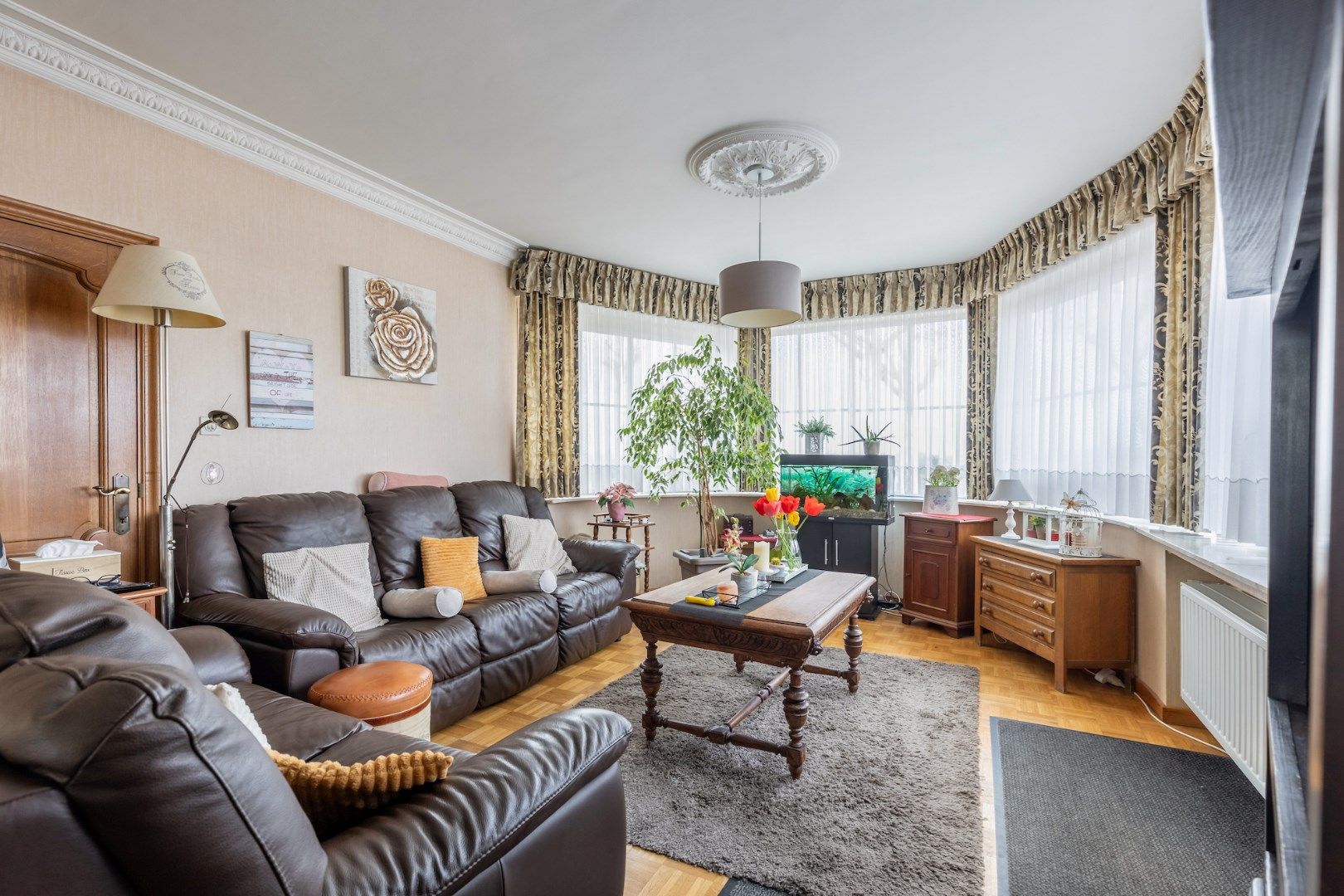 GROOT BEDRIJFSPAND MET RUIME WONING OP PERCEEL VAN 48A foto 9