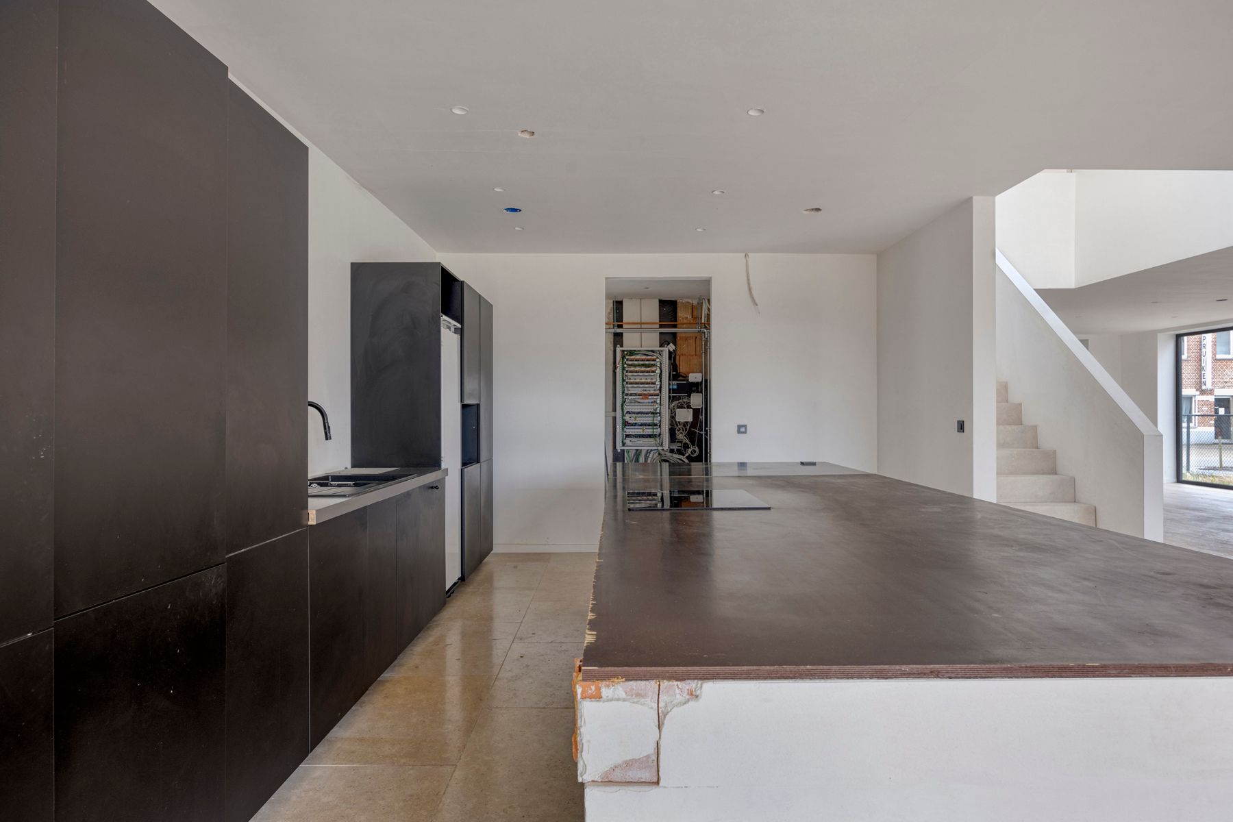 Moderne nieuwbouw villa met strak design – nog verder af te werken naar eigen smaak! foto 16