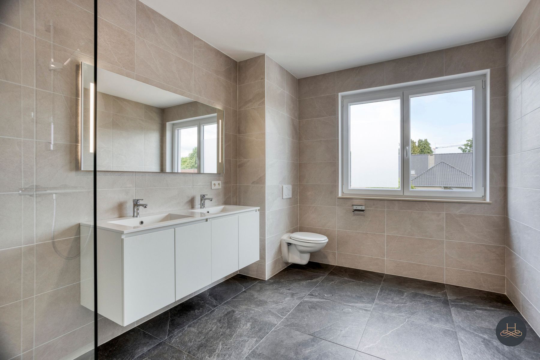 Rustig gelegen nieuwbouw woning met 3 slaapkamers foto 16
