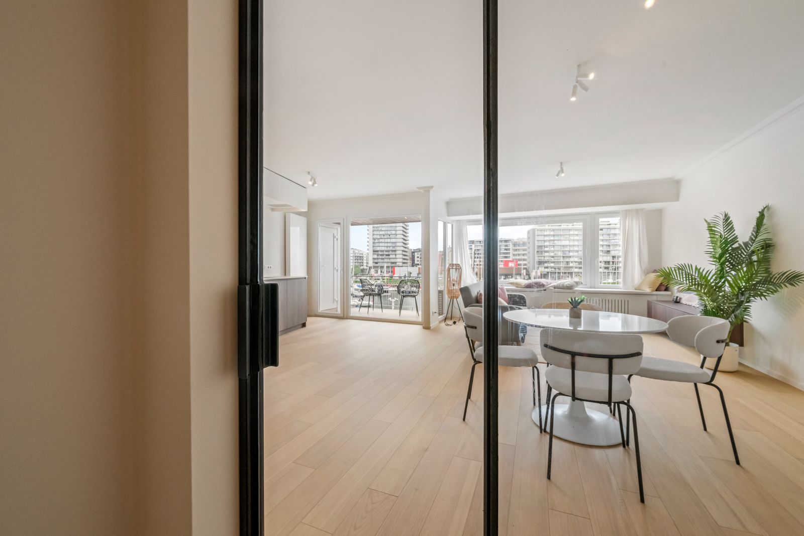 Zonnig appartement met open zicht op jachthaven. (2-slpk) foto 2
