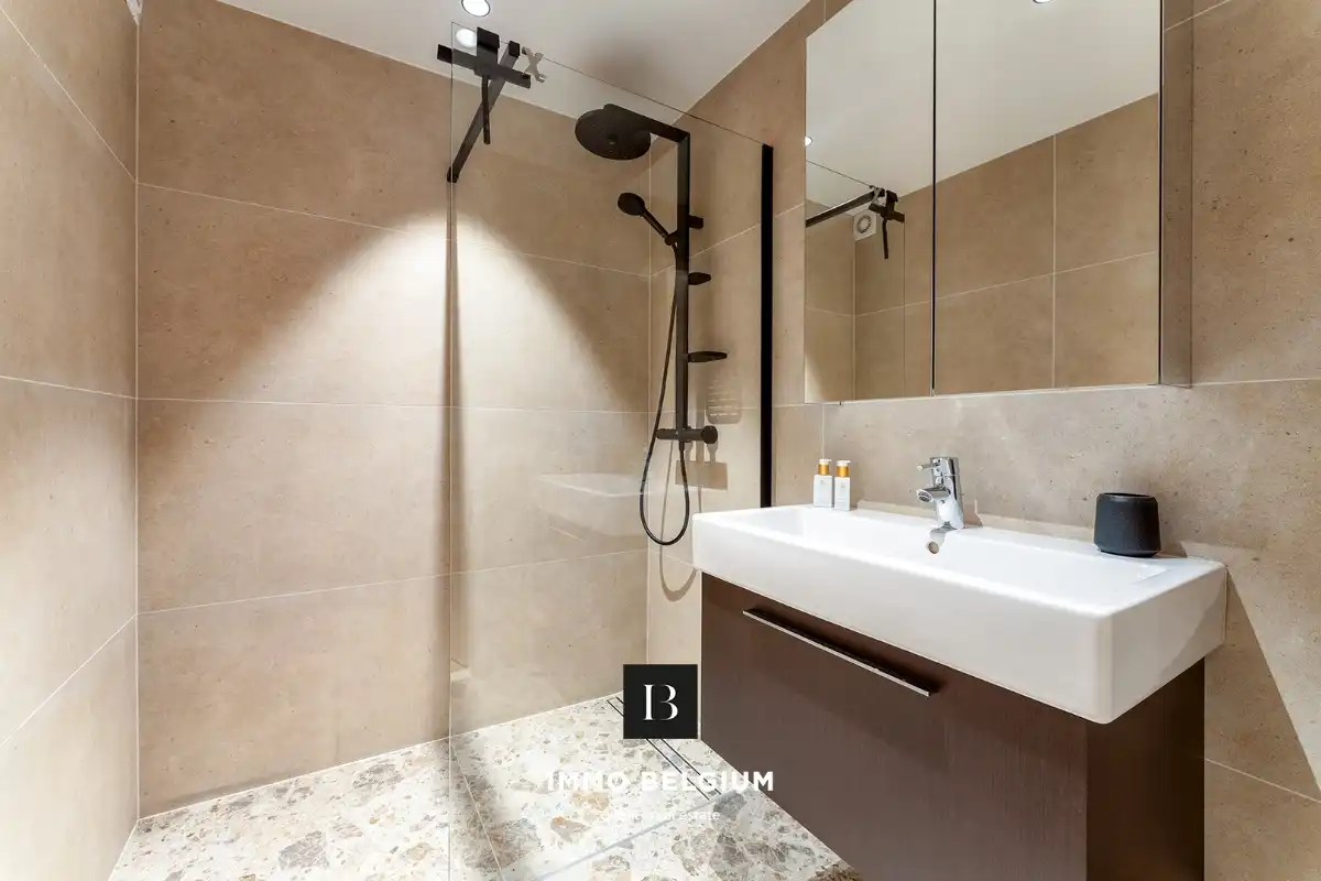 Gerenoveerd appartement/studio nabij de zeedijk van Mariakerke foto 10
