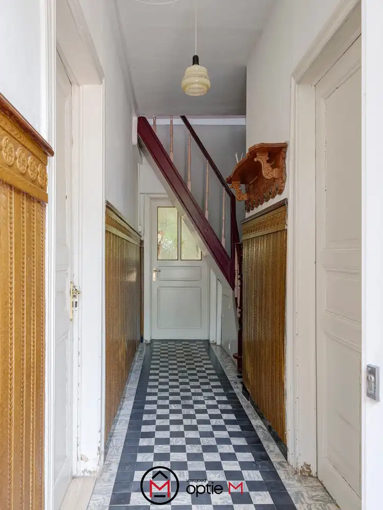 Te renoveren gezinswoning te koop in Bilzen-Hoeselt – met ruime tuin, garage en vijf slaapkamers foto 11