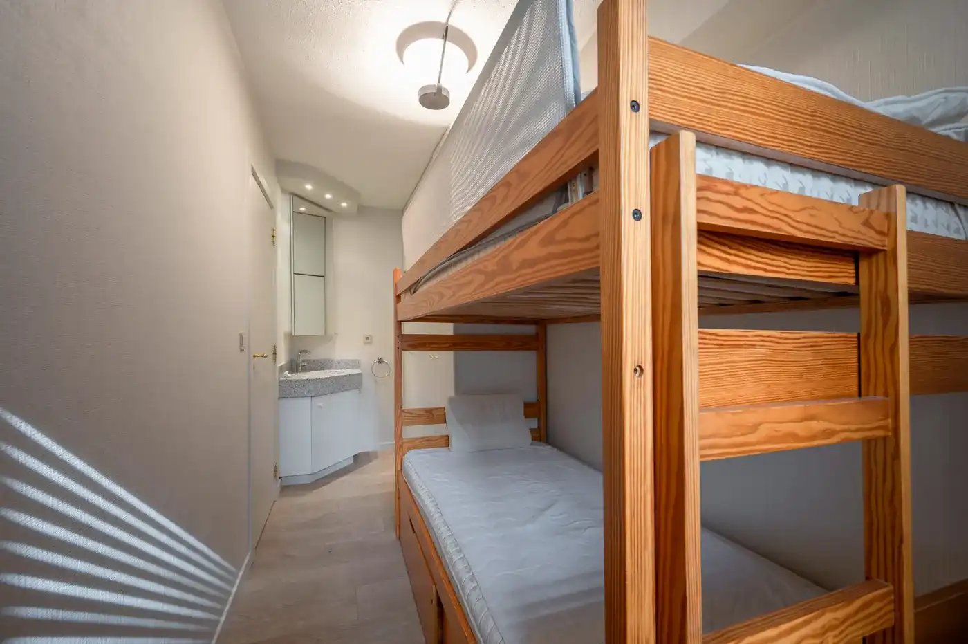 Te renoveren appartement gelegen op een fantastische locatie op de zeedijk. foto 11