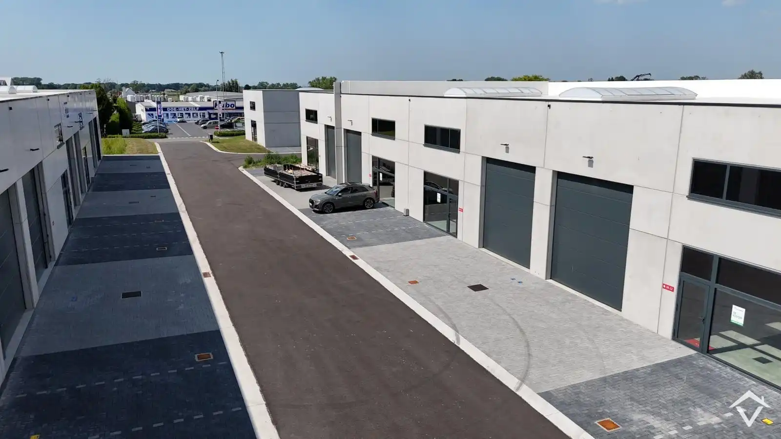 Loods te koop – 246 m² met 2 parkeerplaatsen inbegrepen op de industriezone te Ichtegem foto 7