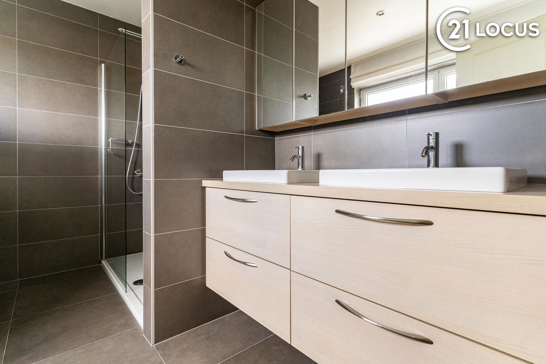 Penthouse Belsele – 192 m² Wooncomfort, 150 m² Zonnig Terras foto 15